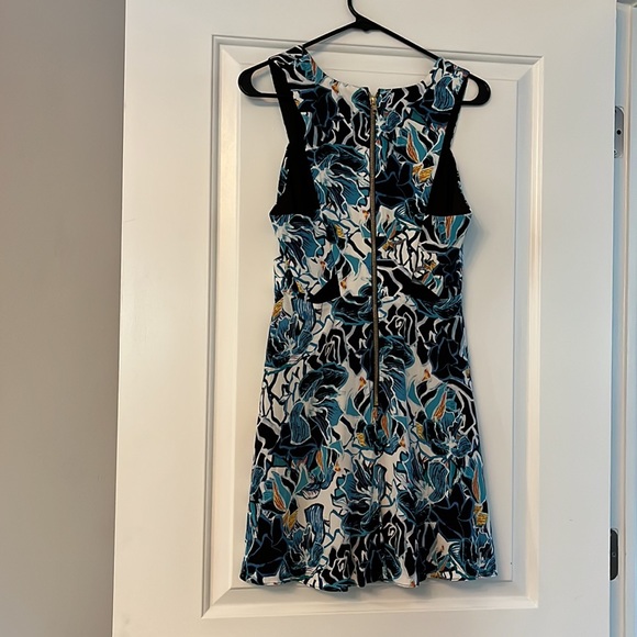 NBD the XNAVEN Twins dress - Picture 4 of 8